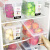 家の物語日本四個の冷蔵庫に保存箱を入れます。プリンスティークは手のつの食品を収纳します。